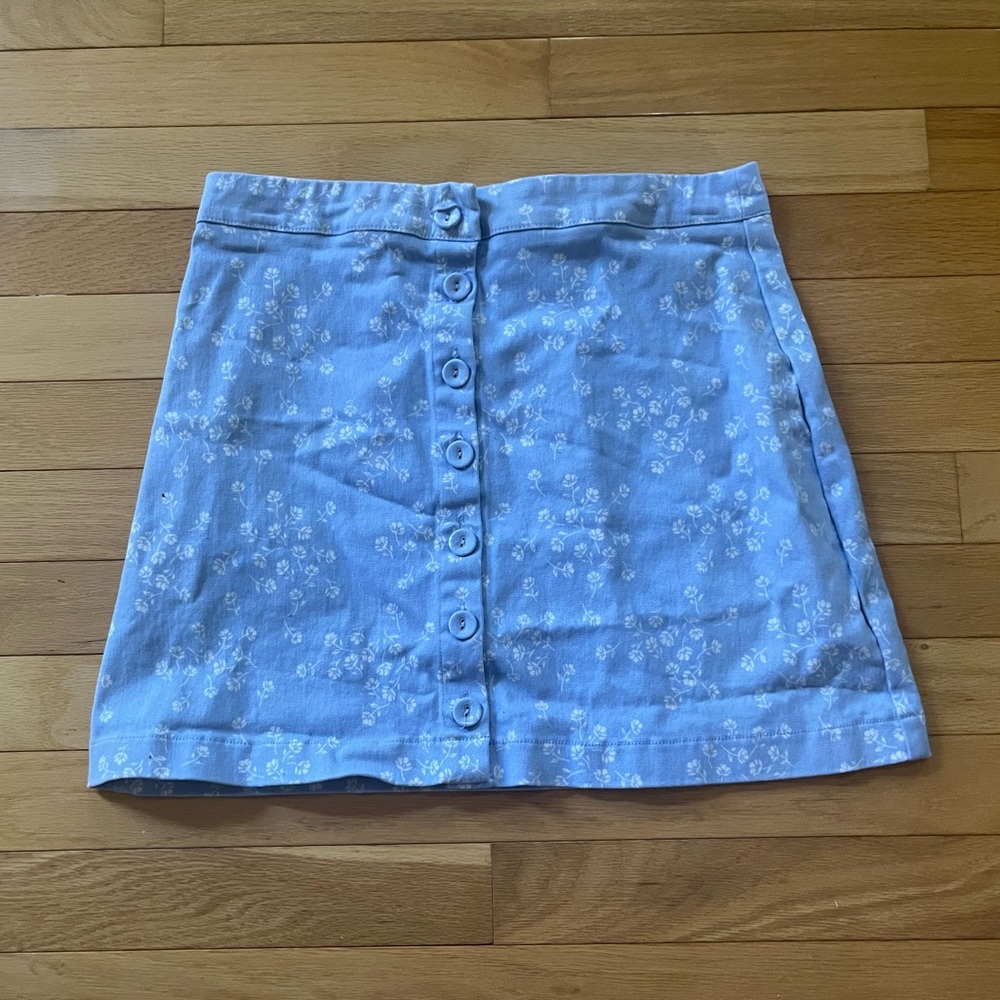 Forever 21 Blue Skirt with Buttons and White Flower Detail (US Size M)